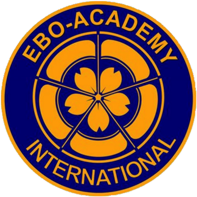 Het ronde logo van ebo academy international.